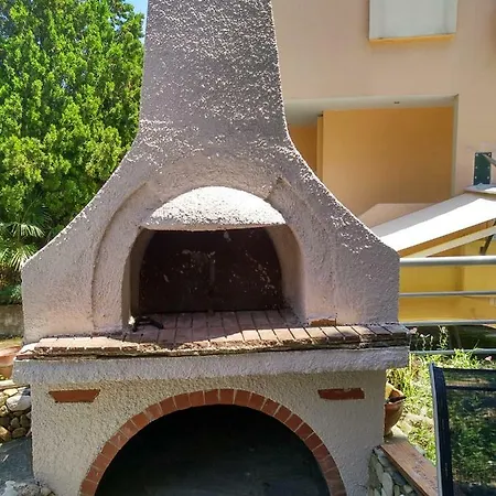 Apartment Lava